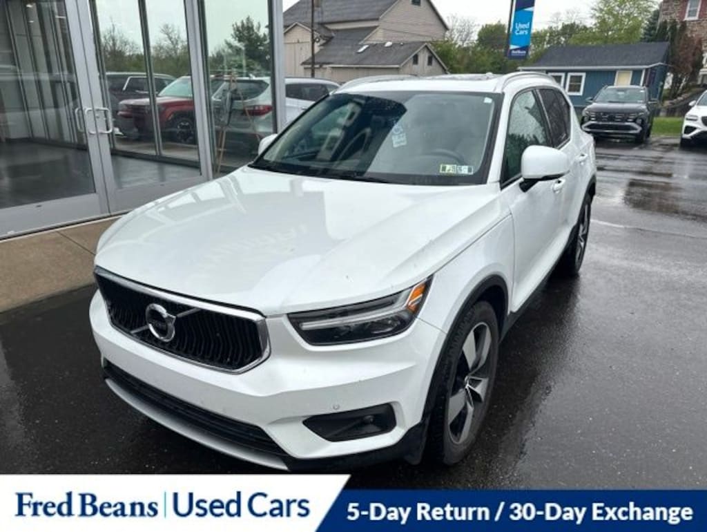 Certified 2021 Volvo XC40 Momentum SUV