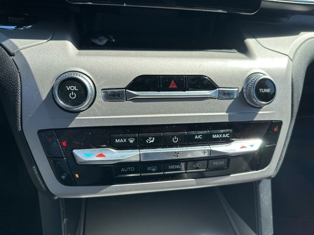 2023 Ford Explorer XLT - Photo 19