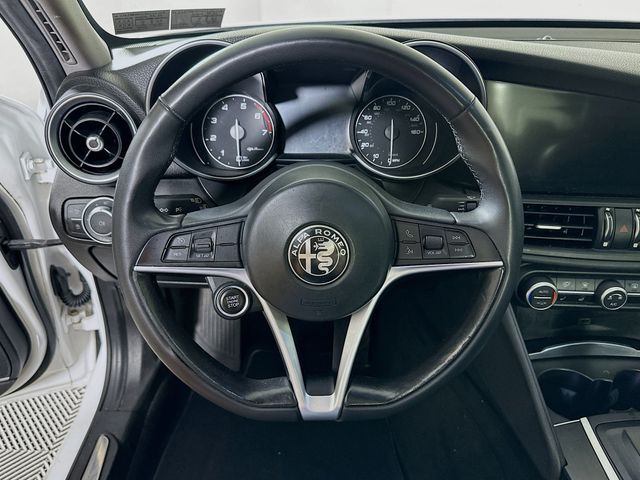 2018 Alfa Romeo Giulia Base - Photo 14