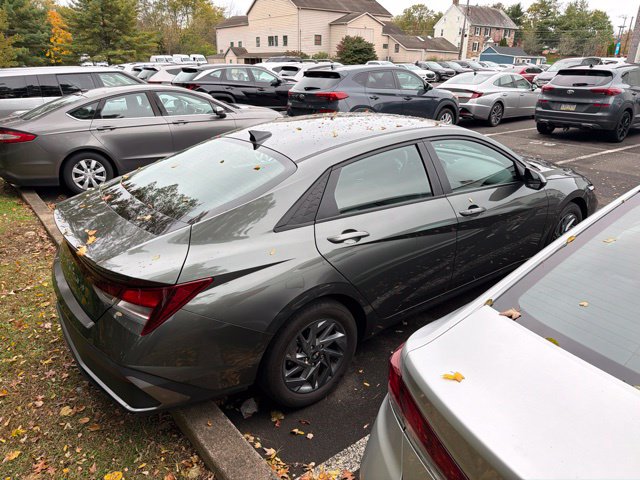 2024 Hyundai Elantra SEL - Photo 17