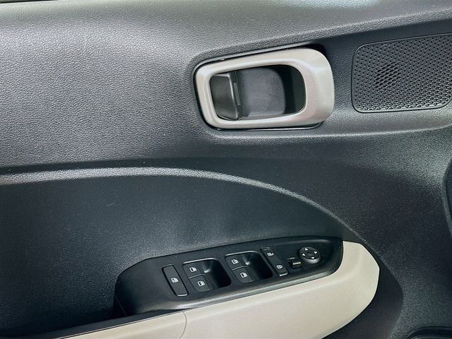 2023 Hyundai Venue SEL - Photo 22