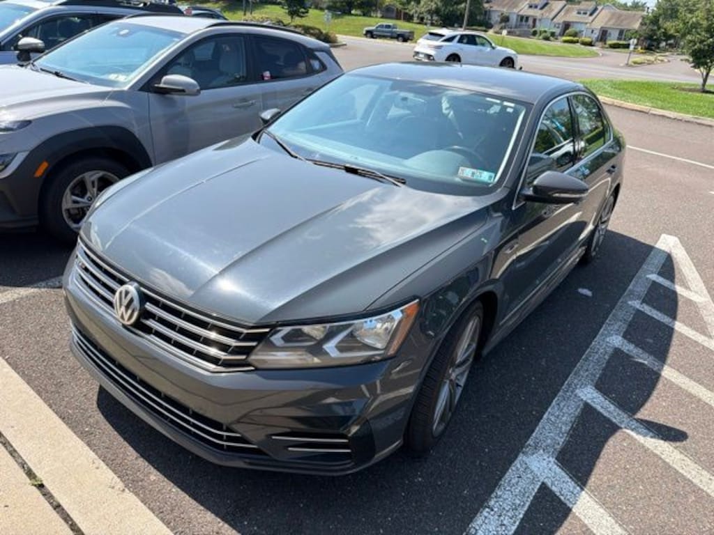 Used 2017 Volkswagen Passat 1.8T R-Line Sedan
