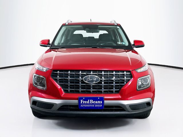 ON グラデーションレッド ウィンドブレーカー　L Used 2023 Hyundai Venue SEL For Sale Langhorne PA A60346J | Fred