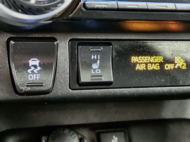2021 Toyota RAV4 XLE Premium - Photo 24