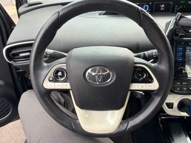 2017 Toyota Prius Three - Photo 18