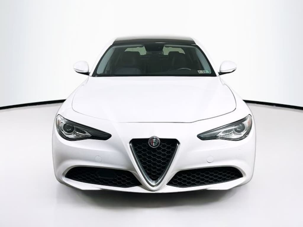 Certified 2018 Alfa Romeo Giulia Base Sedan