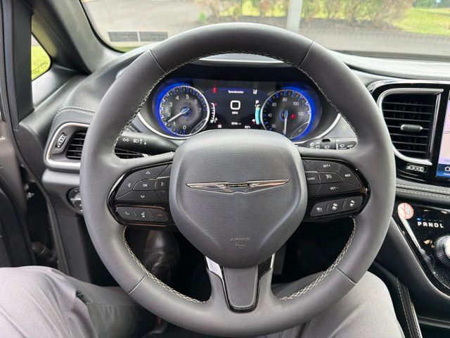 2025 Chrysler Pacifica Limited - Photo 24