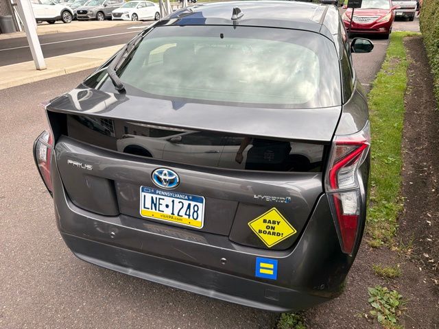 2017 Toyota Prius Three - Photo 10