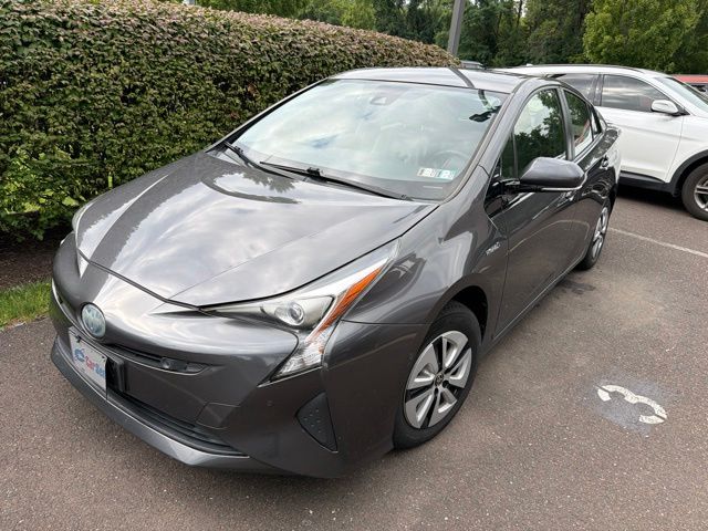 2017 Toyota Prius Three - Photo 2