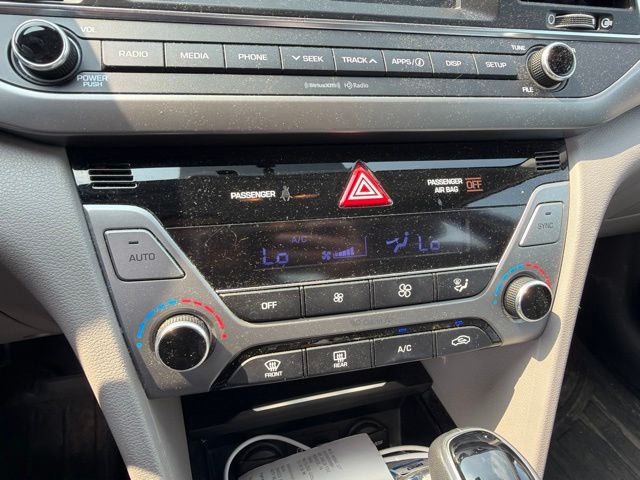 2017 Hyundai Elantra SE - Photo 19