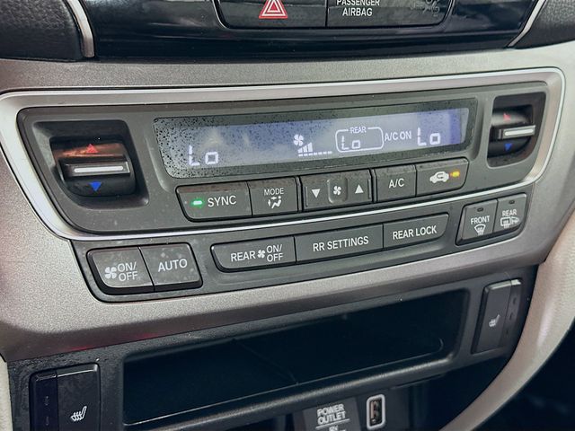2022 Honda Pilot SE - Photo 19