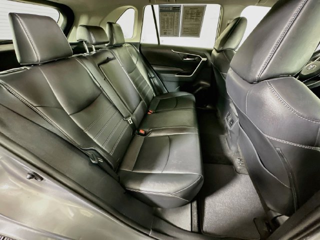2021 Toyota RAV4 XLE Premium - Photo 32