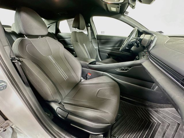 2025 Hyundai Elantra Blue - Photo 31