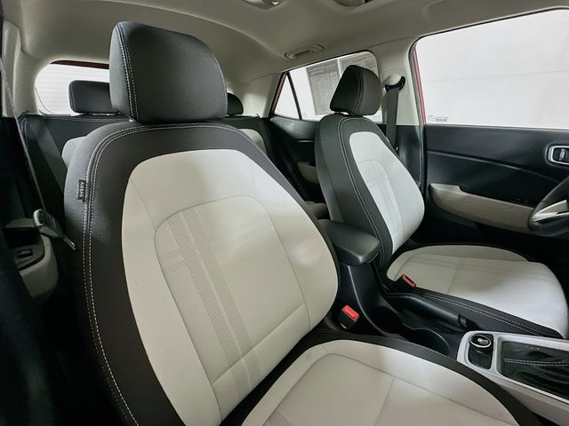 2023 Hyundai Venue SEL - Photo 31