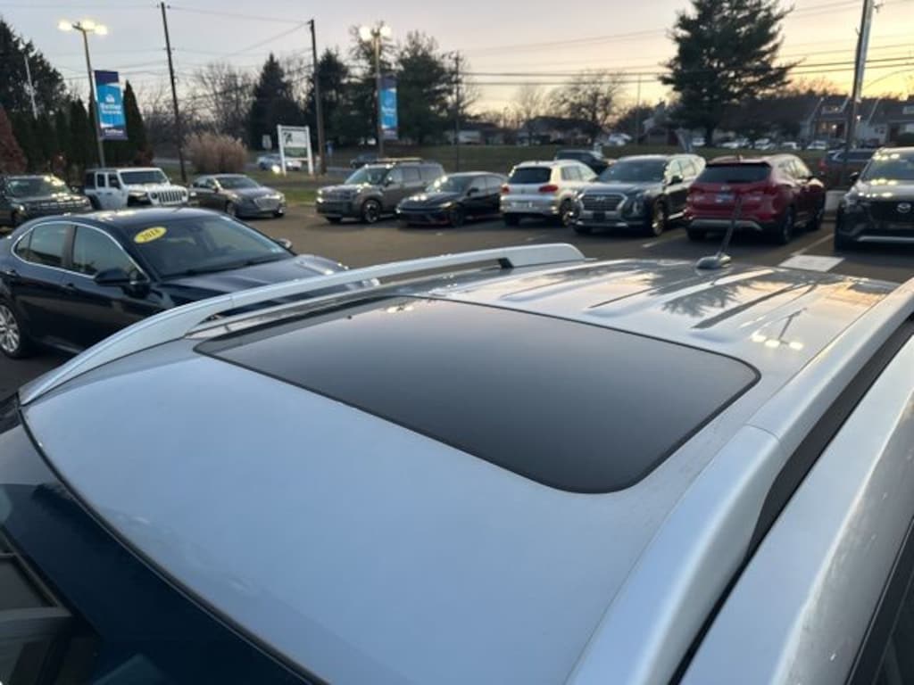 Used 2023 Hyundai Venue SEL SUV