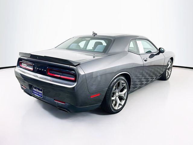 2016 Dodge Challenger SXT - Photo 9