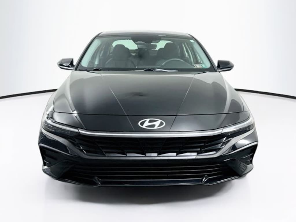 Certified 2025 Hyundai Elantra SE Sedan