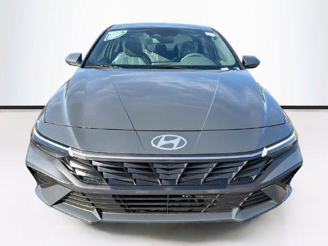New 2026 Hyundai Elantra SE Sedan
