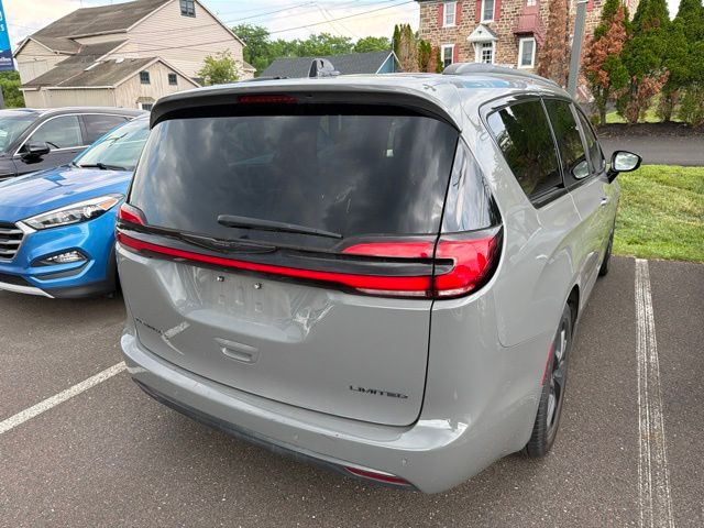 2025 Chrysler Pacifica Limited - Photo 10