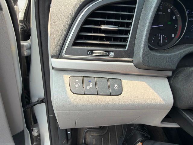 2017 Hyundai Elantra SE - Photo 23