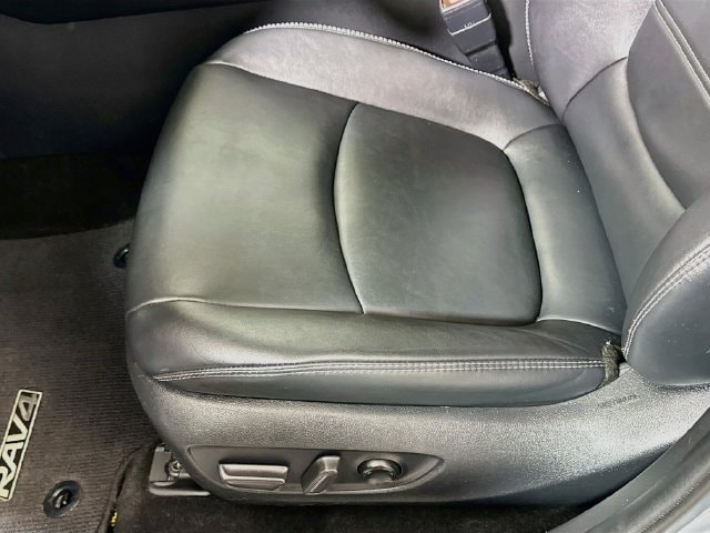 2021 Toyota RAV4 XLE Premium - Photo 23