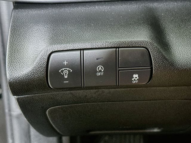 2025 Hyundai Elantra SE - Photo 13