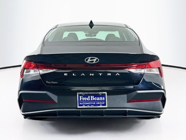 2025 Hyundai Elantra SE - Photo 7