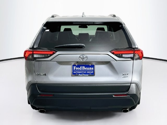 2021 Toyota RAV4 XLE Premium - Photo 7