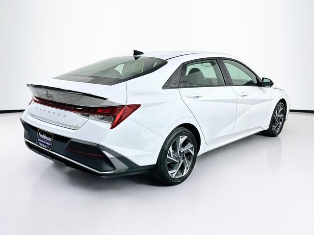 2025 Hyundai Elantra Blue - Photo 9