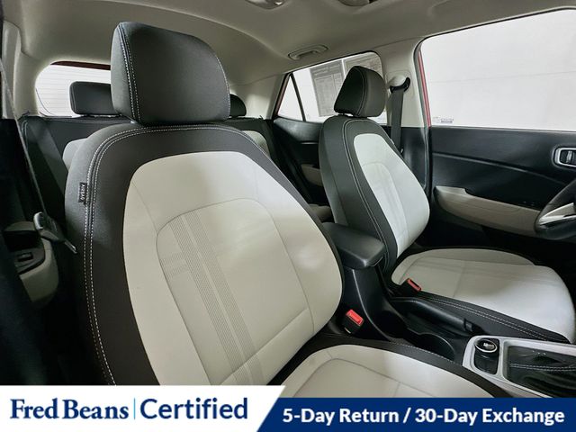 2023 Hyundai Venue SEL - Photo 28