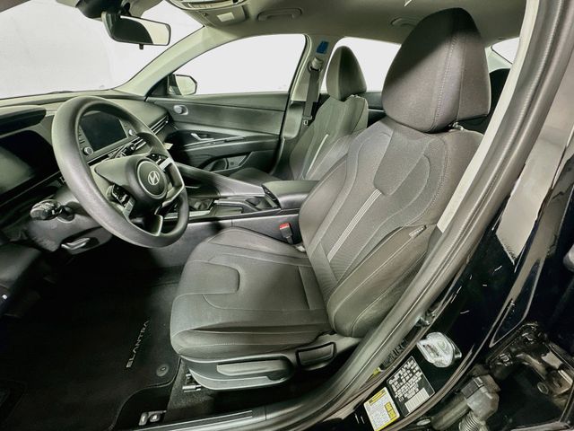 2025 Hyundai Elantra SE - Photo 24