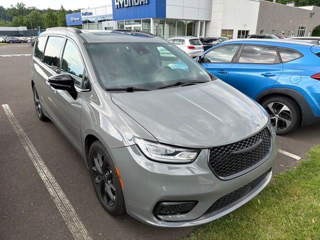 2025 Chrysler Pacifica Limited - Photo 15
