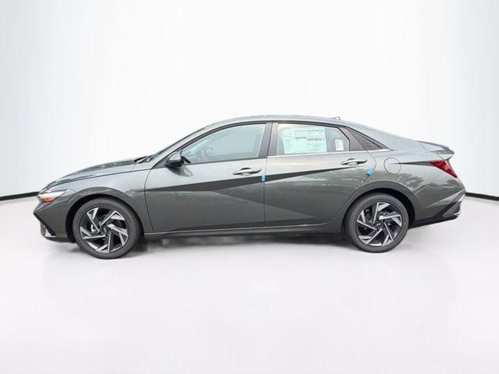 New 2026 Hyundai Elantra Limited Sedan