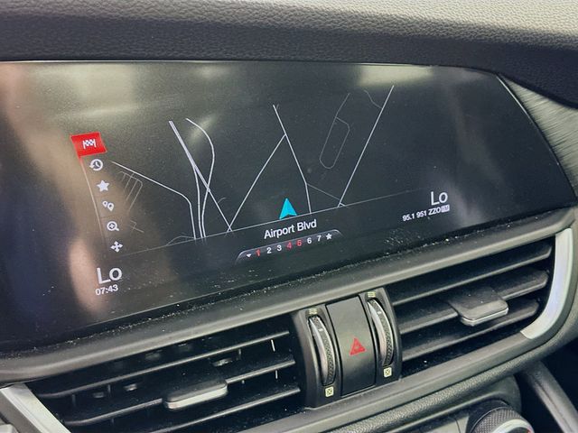 2018 Alfa Romeo Giulia Base - Photo 17
