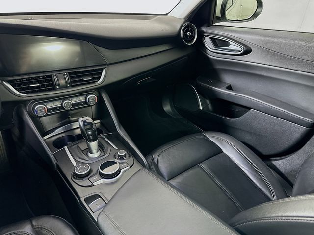 2018 Alfa Romeo Giulia Base - Photo 29