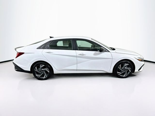 2025 Hyundai Elantra Blue - Photo 10