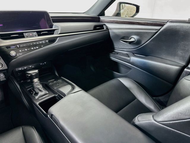 2021 Lexus ES 250 - Photo 28