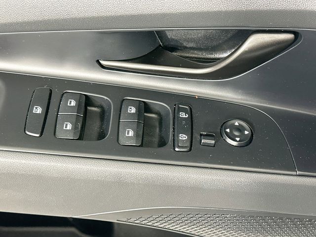 2025 Hyundai Elantra Blue - Photo 23