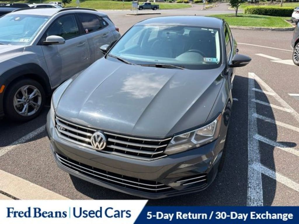 Used 2017 Volkswagen Passat 1.8T R-Line Sedan