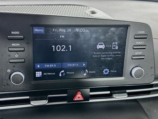 2025 Hyundai Elantra SE - Photo 18