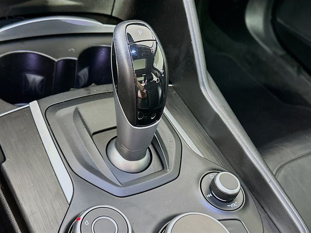 2018 Alfa Romeo Giulia Base - Photo 22