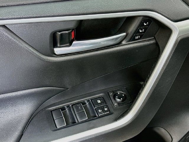 2021 Toyota RAV4 XLE Premium - Photo 22