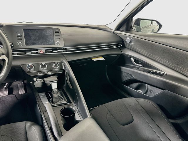 2025 Hyundai Elantra SE - Photo 26