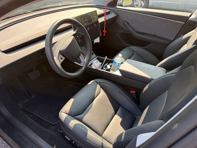 2025 Tesla Model 3 Long Range - Photo 18