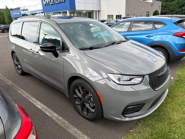 2025 Chrysler Pacifica Limited - Photo 14