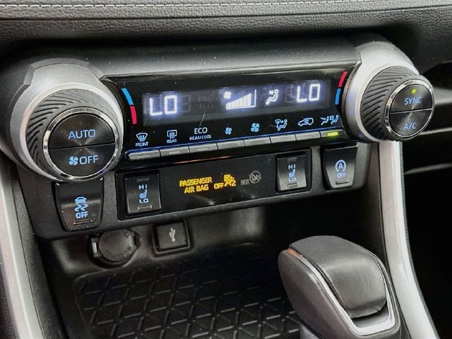 2021 Toyota RAV4 XLE Premium - Photo 19
