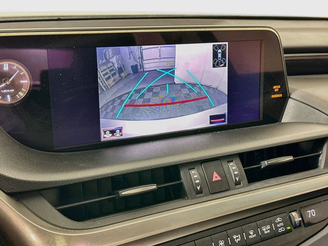 2021 Lexus ES 250 - Photo 17