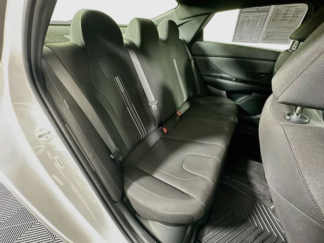2025 Hyundai Elantra Blue - Photo 30