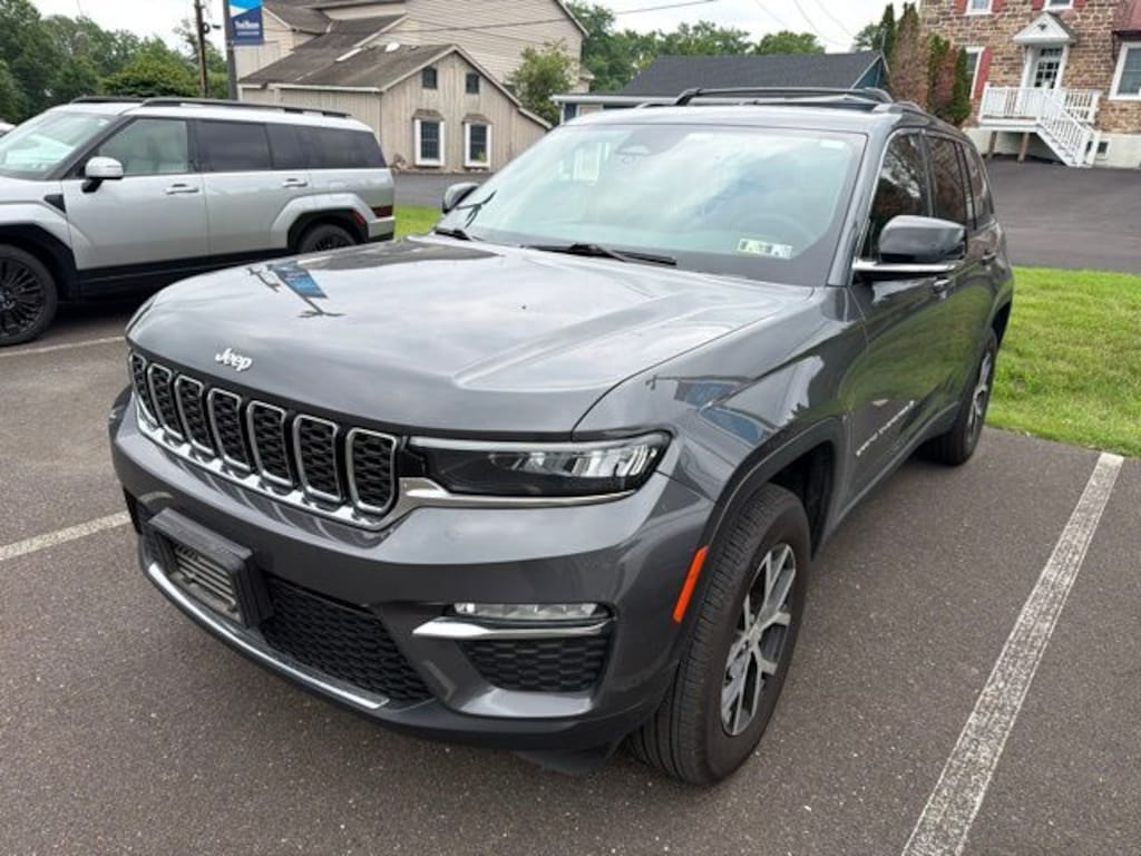 Used 2025 Jeep Grand Cherokee Limited SUV