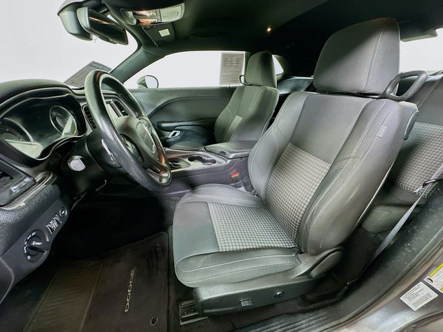 2016 Dodge Challenger SXT - Photo 26